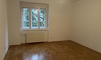 Wohnen bei Universität, Altbau-Miet­woh­nung mit Loggia; Graz-Geidorf