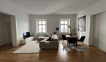 Wohnen beim Stadtpark, Altbau-Mietwohnung mit Balkon, Graz-Leonhard