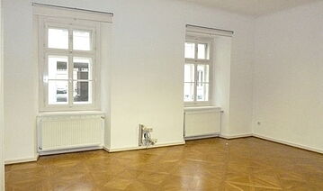 Altbau­büro Graz Leon­hard bei der Kunst­uni­ver­sität