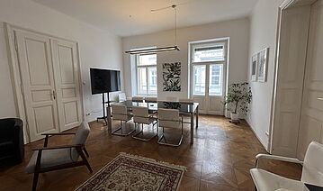 Reprä­sen­ta­tives Altbau­büro zu Mieten; Graz bei Tech­ni­scher Uni